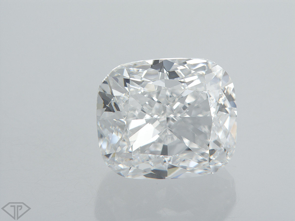 5.01 carat Cushion diamond D VVS2
