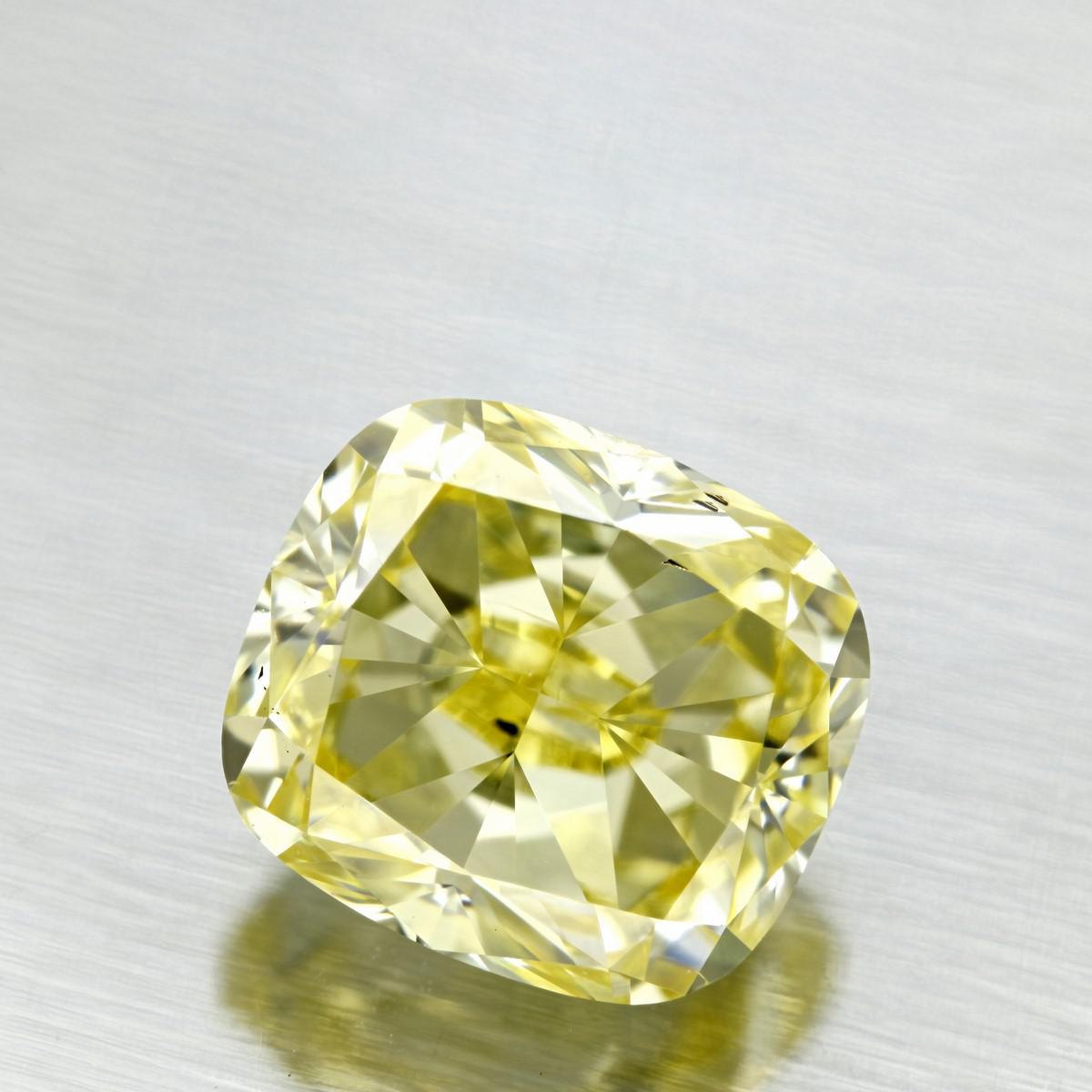 2.02 carat Cushion diamond Yellow SI2