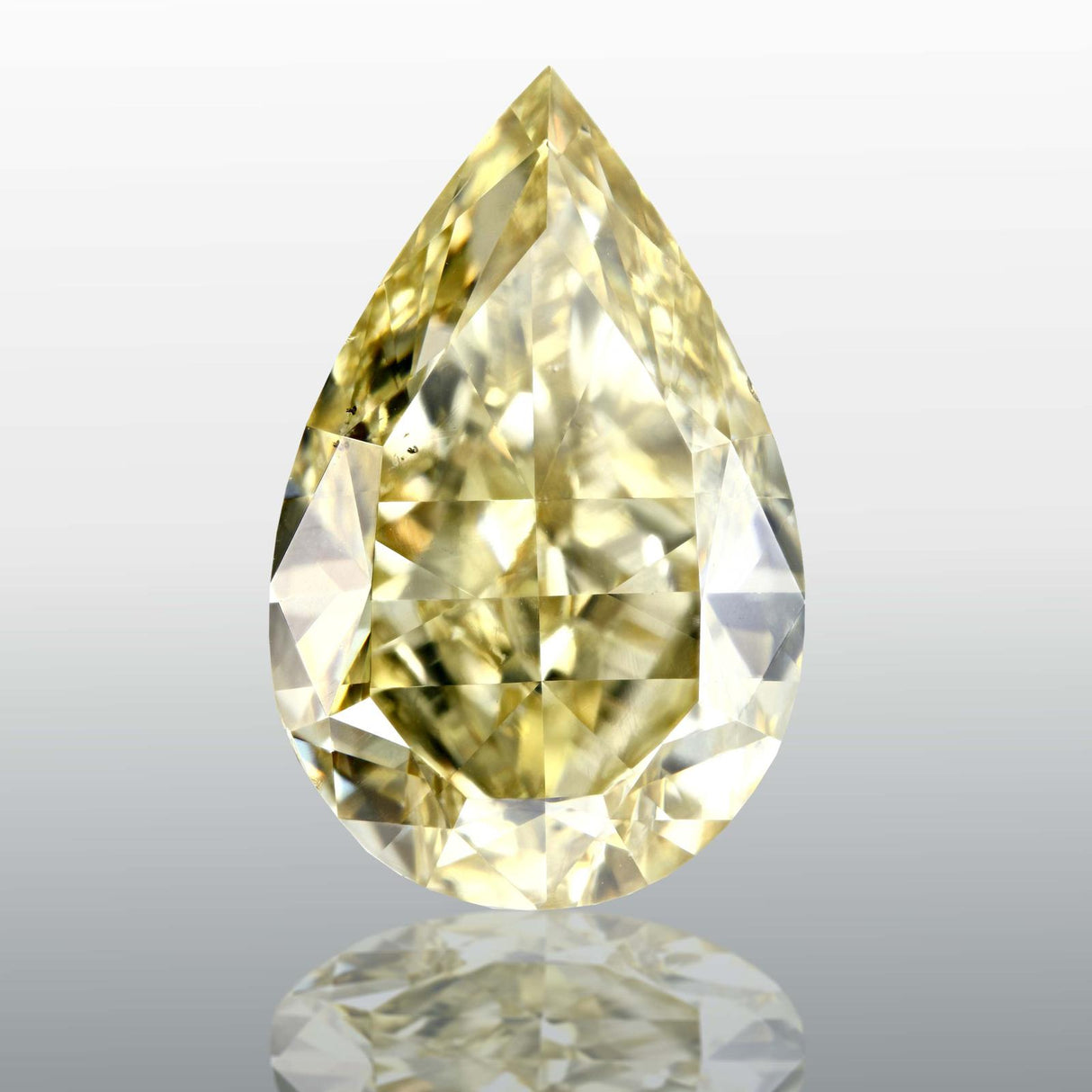 15.02 carat Pear diamond Yellow SI1