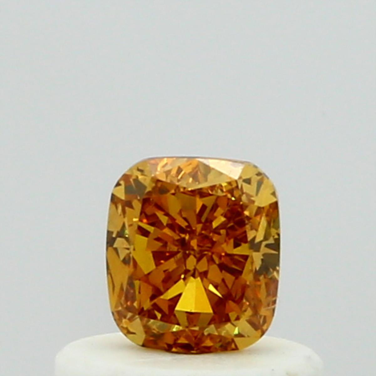 0.40 carat Cushion diamond Orange VS1