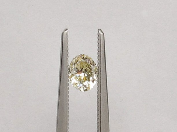 0.68 carat Oval diamond Yellow SI2
