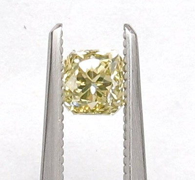 0.75 carat Radiant diamond Yellow VS1