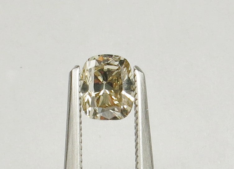 0.74 carat Cushion diamond Brown VS2