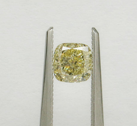0.84 carat Cushion diamond Yellow VS2