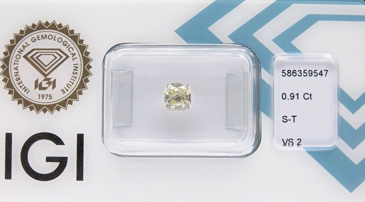 0.91 carat Cushion diamond Yellow VS2
