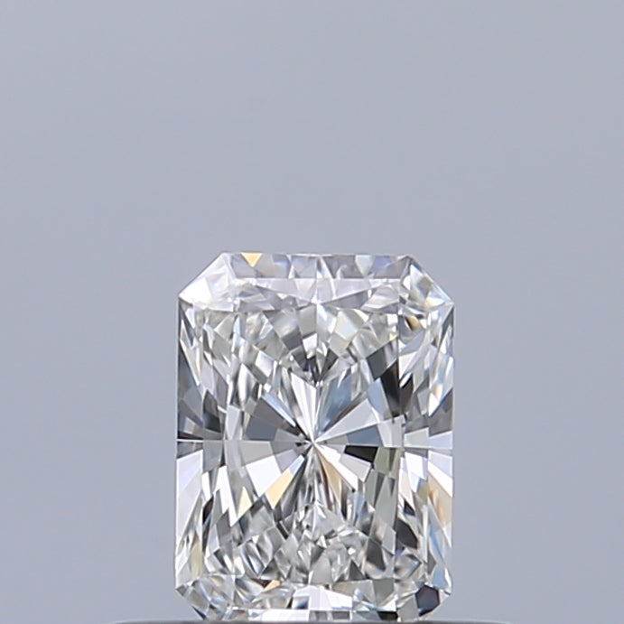0.32 carat Radiant diamond E VVS1