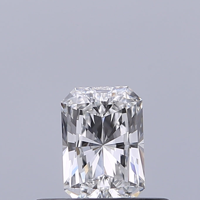0.30 carat Radiant diamond E VVS2