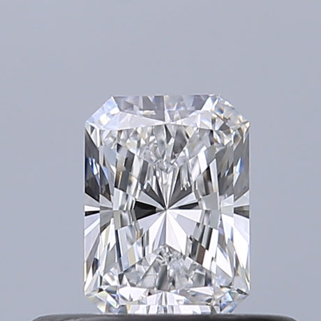 0.31 carat Radiant diamond D IF