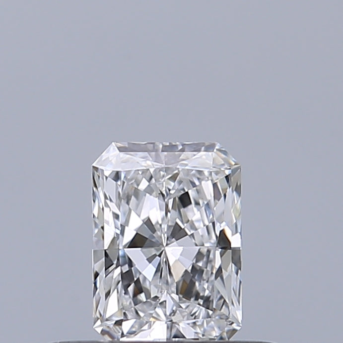 0.30 carat Radiant diamond D VVS1