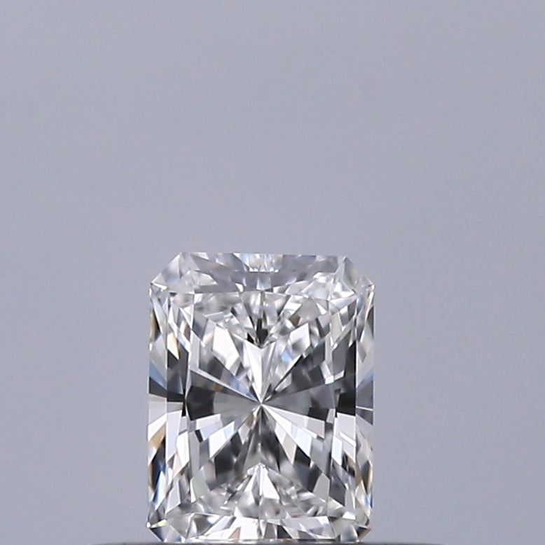 0.24 carat Radiant diamond D VVS1