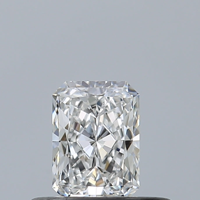 0.30 carat Radiant diamond D VVS1