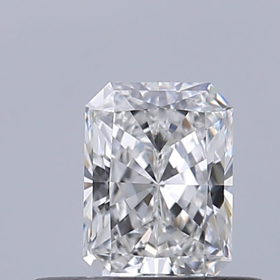 0.30 carat Radiant diamond E VVS2