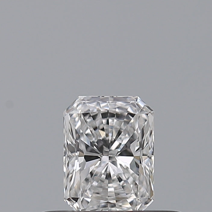 0.29 carat Radiant diamond D VS1