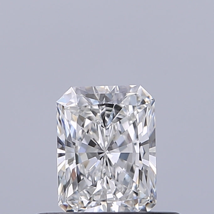 0.40 carat Radiant diamond E VVS1