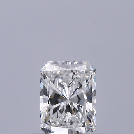 0.24 carat Radiant diamond E VVS2