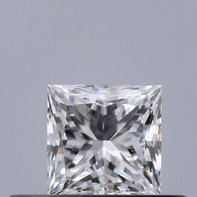 0.31 carat Princess diamond E VVS2