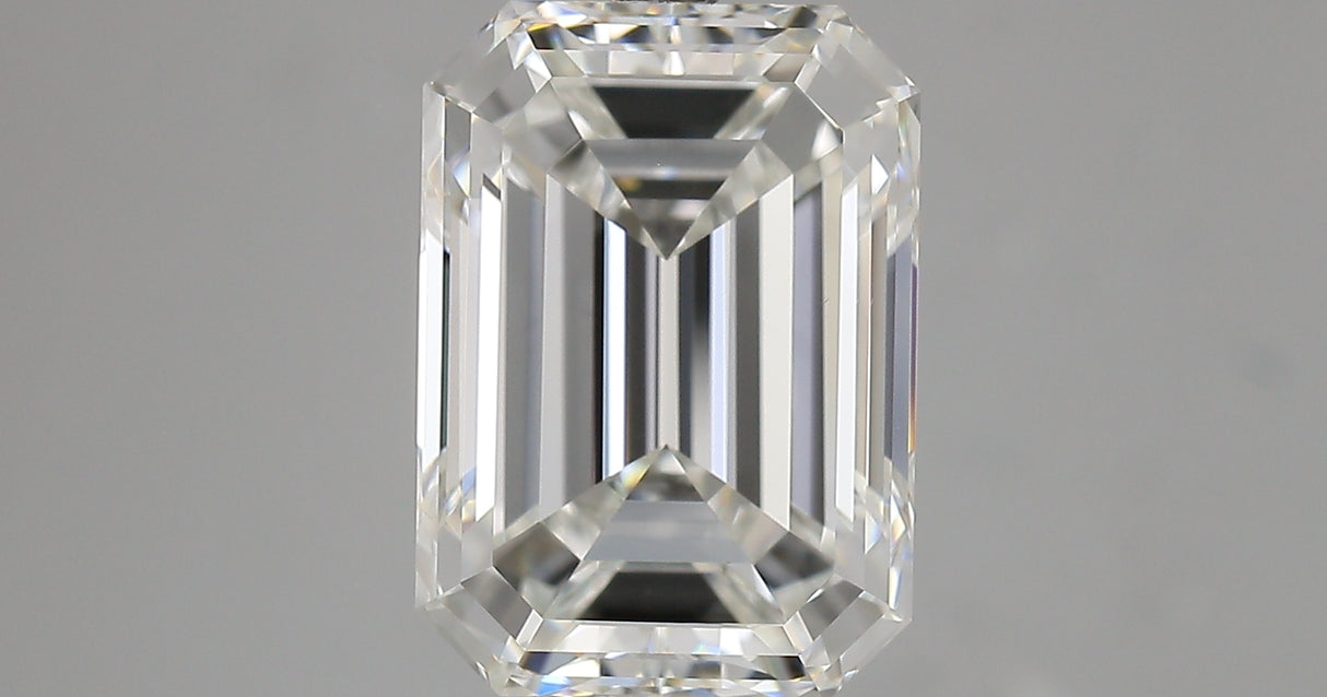 5.02 carat Emerald diamond G VS1