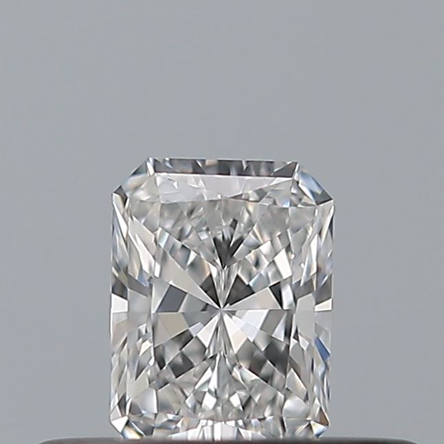 0.23 carat Radiant diamond E VVS1
