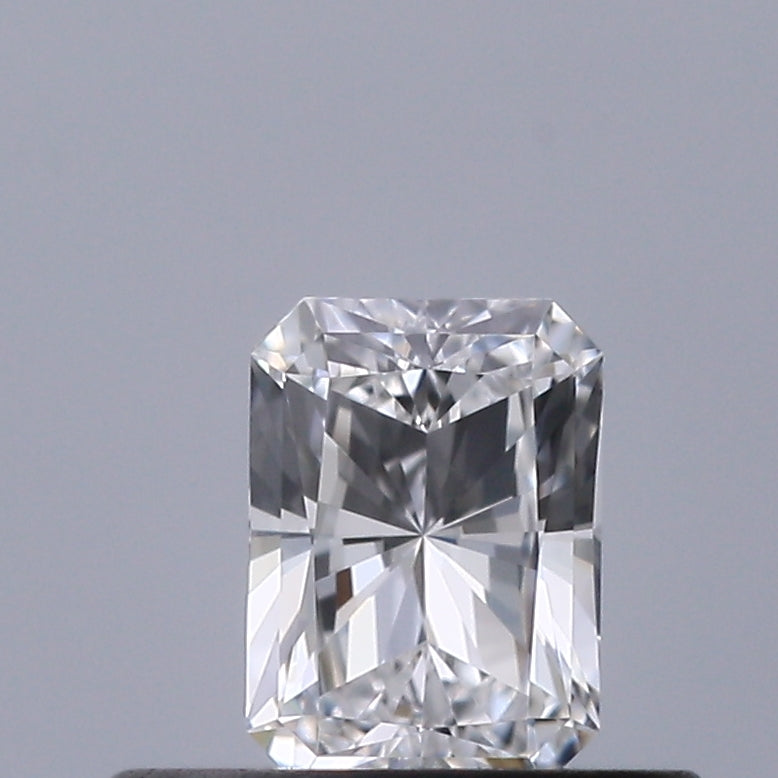 0.31 carat Radiant diamond D VVS2