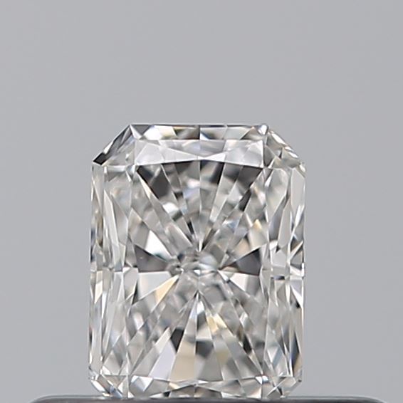 0.28 carat Radiant diamond E VVS2