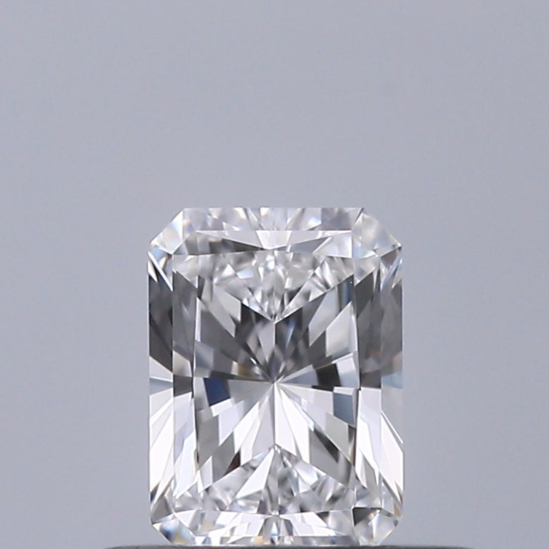 0.34 carat Radiant diamond D VVS1