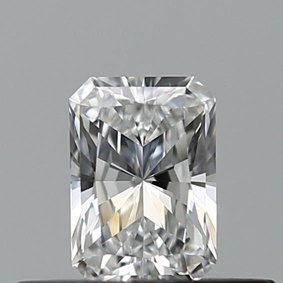 0.30 carat Radiant diamond D VVS1