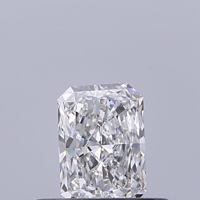 0.32 carat Radiant diamond D VVS1