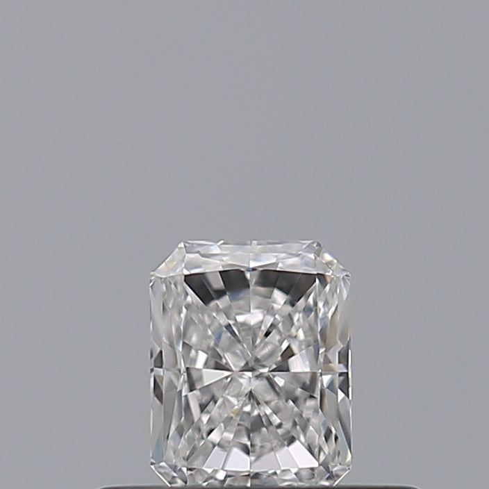 0.28 carat Radiant diamond D VS1