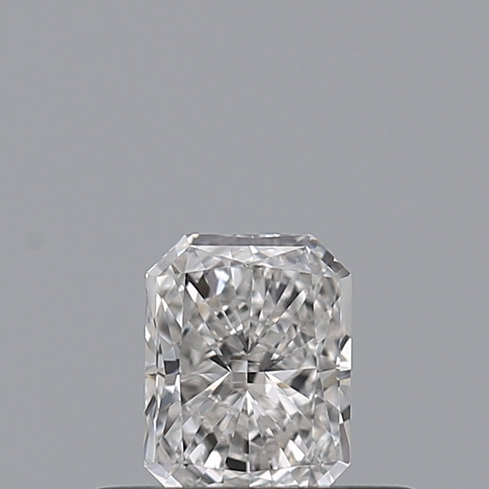 0.27 carat Radiant diamond F VVS1