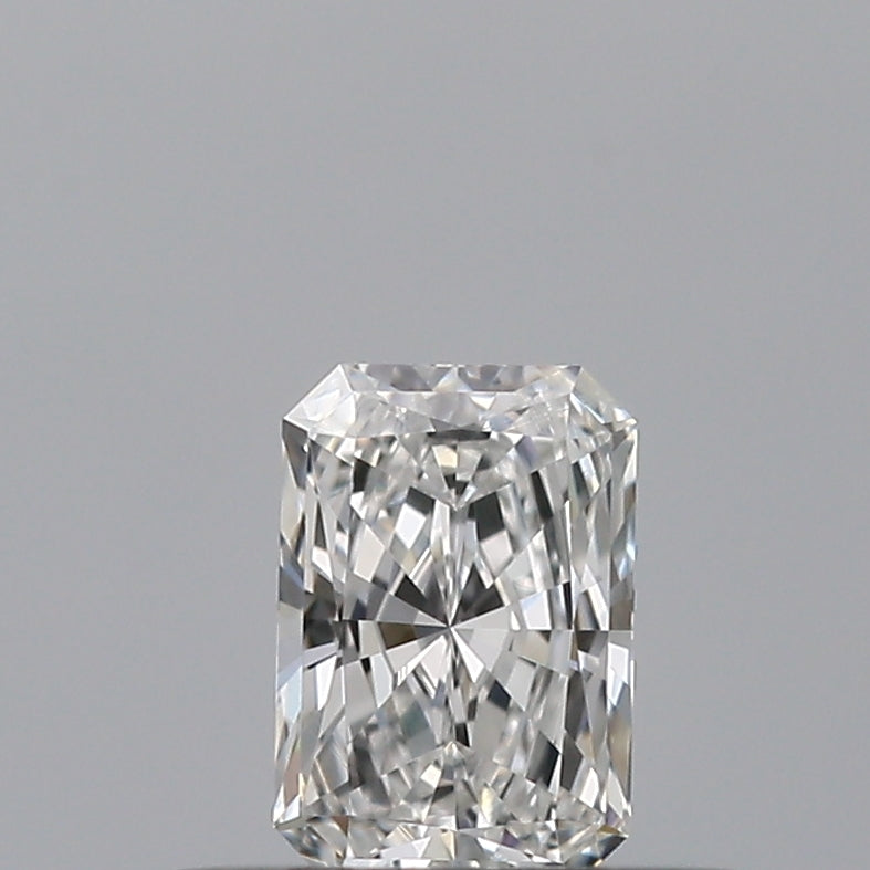 0.25 carat Radiant diamond E VVS1