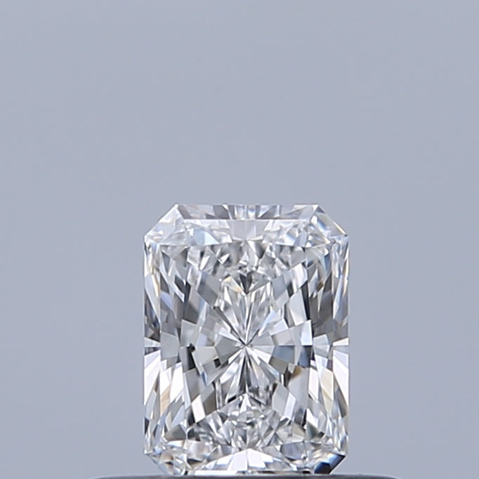 0.32 carat Radiant diamond D VS1
