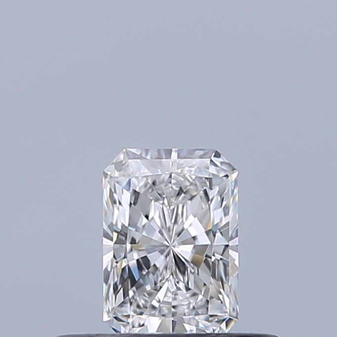 0.28 carat Radiant diamond E VVS1