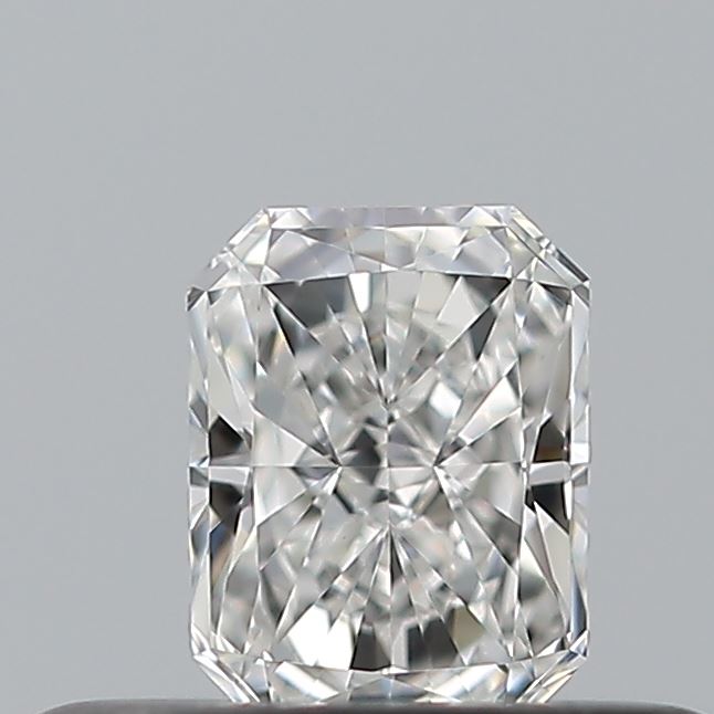 0.25 carat Radiant diamond G VVS1