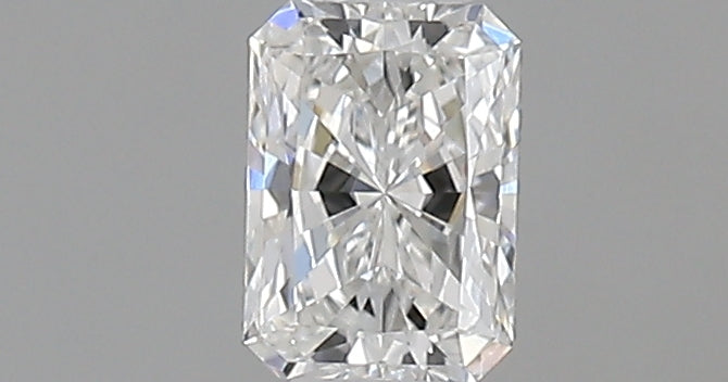 0.25 carat Radiant diamond E VVS1