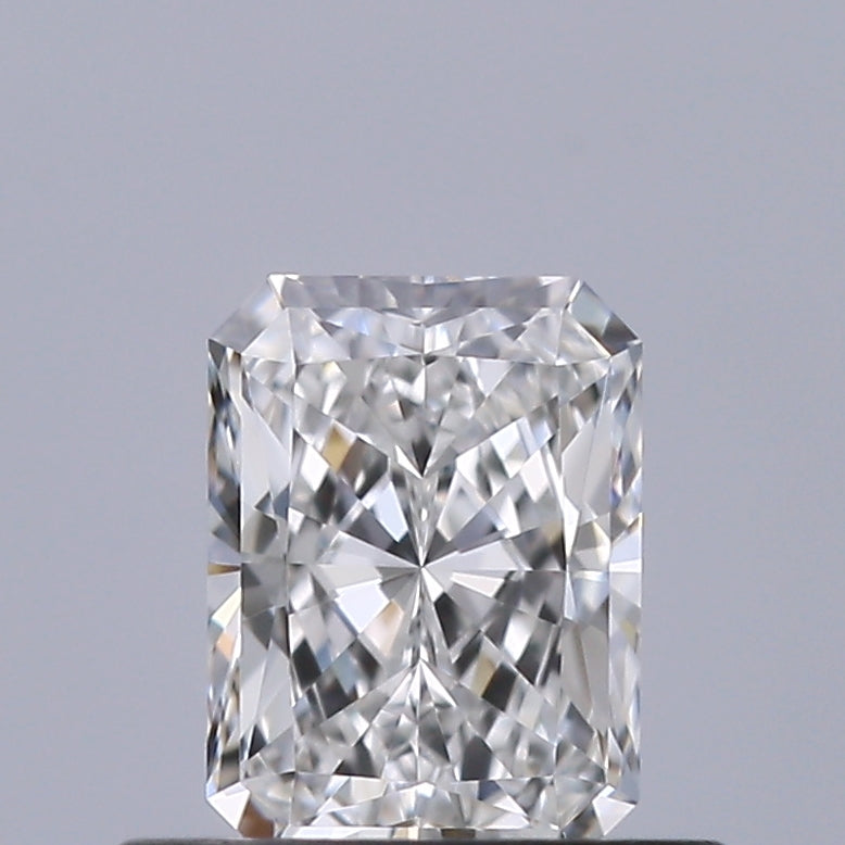 0.46 carat Radiant diamond E VVS1