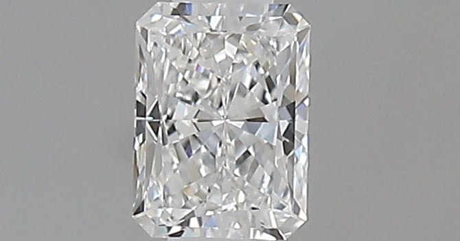 0.27 carat Radiant diamond E VS1