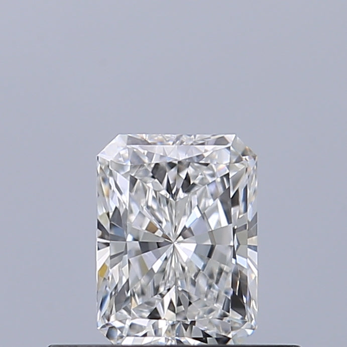 0.38 carat Radiant diamond E VVS1