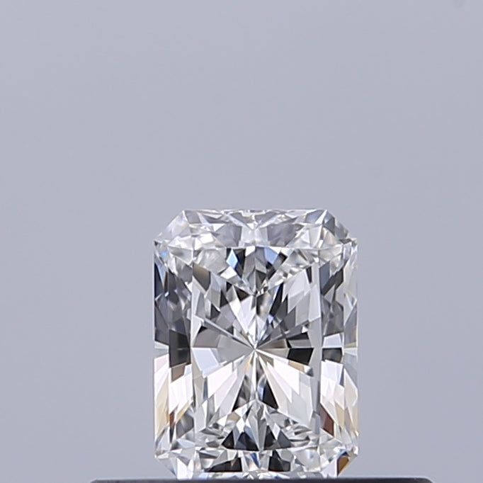 0.30 carat Radiant diamond D VS1
