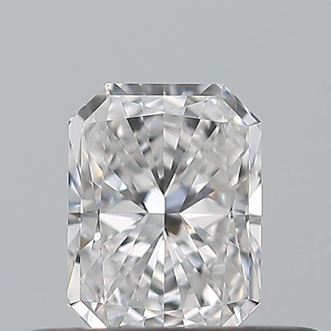 0.26 carat Radiant diamond E VVS2