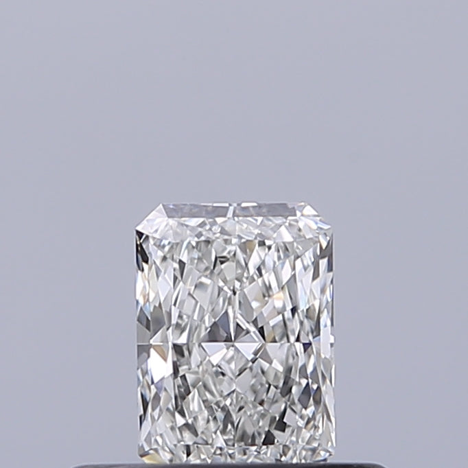 0.30 carat Radiant diamond F VVS1