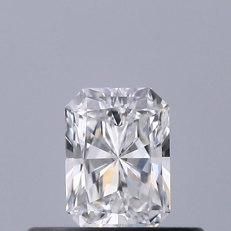 0.31 carat Radiant diamond D IF