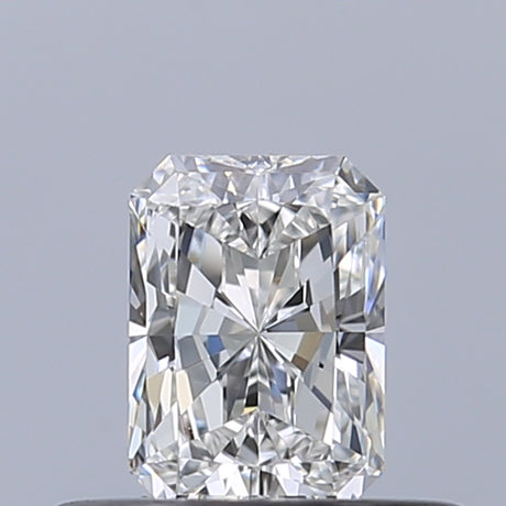 0.30 carat Radiant diamond E VVS2