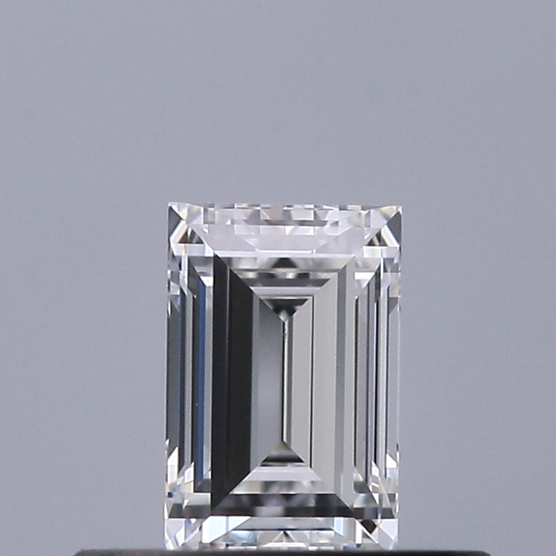 0.34 carat Baguette diamond E VVS2