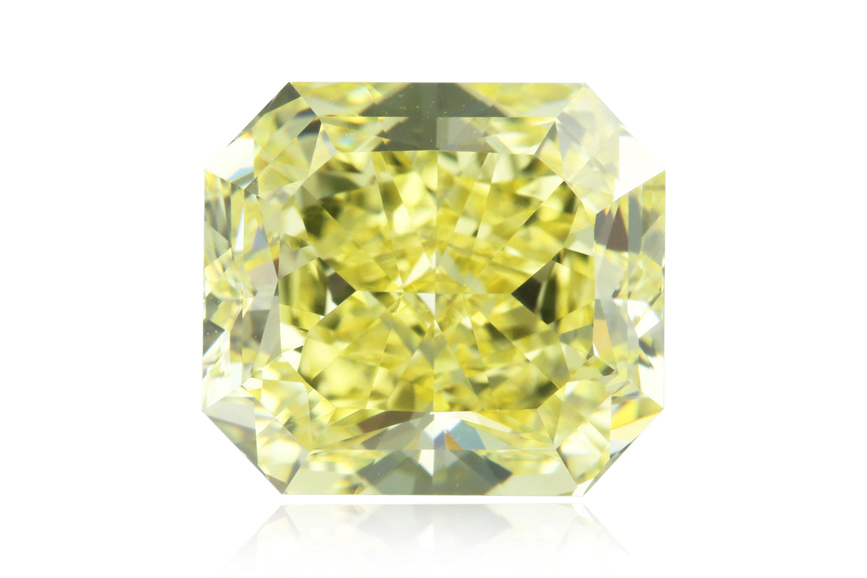 Diamant radiant de 6,04 carats Jaune VS1