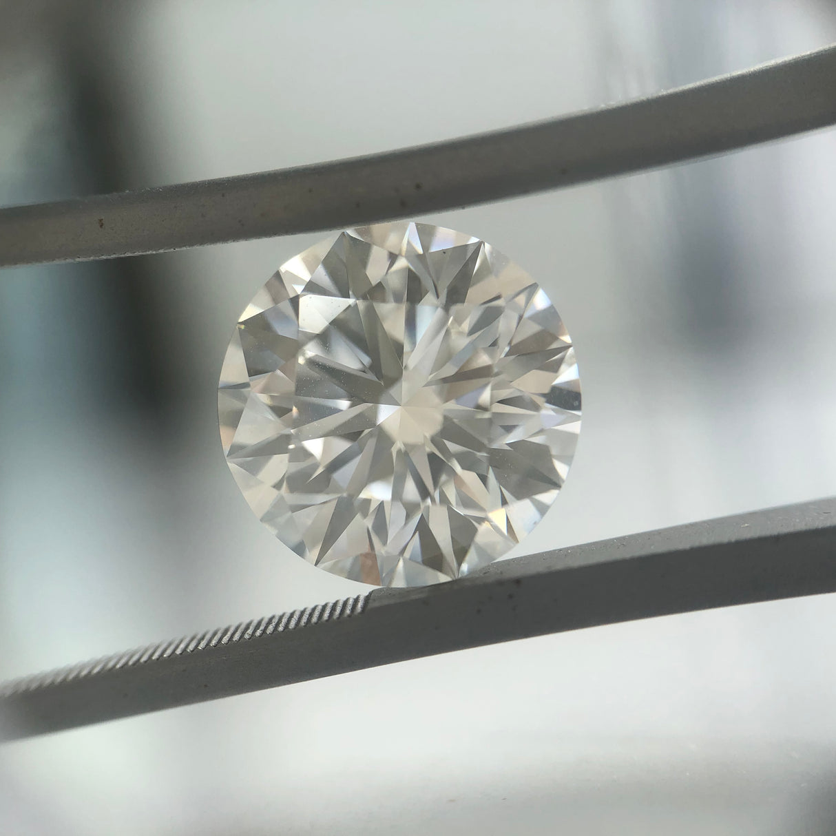 6.38 carat Round diamond I  VS1 Excellent