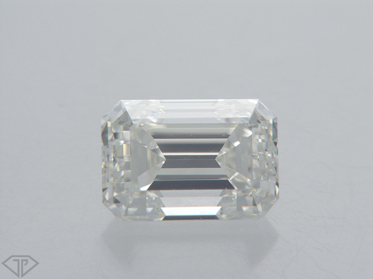 0.Diamant émeraude de 80 carats J VVS1