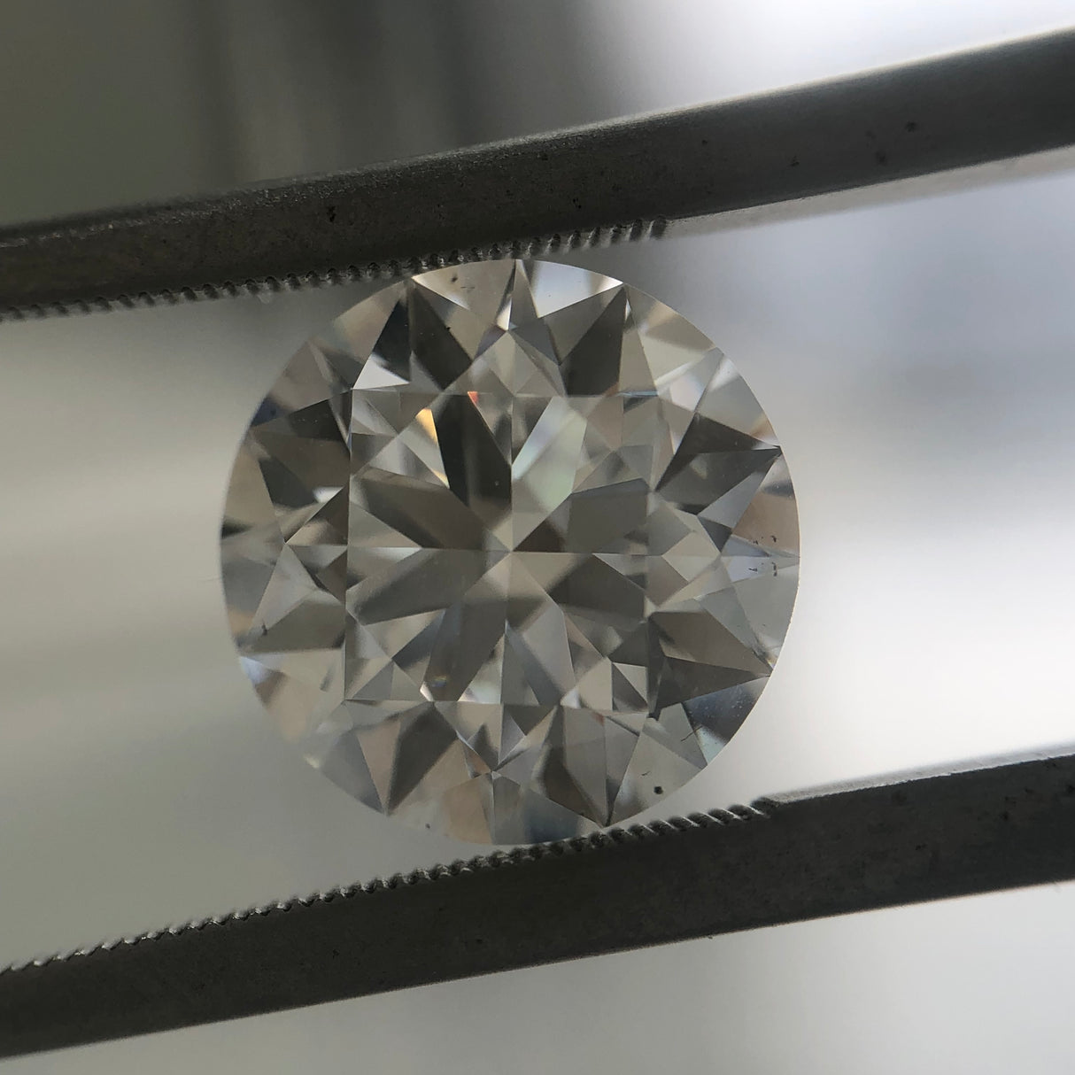 4.03 carat Round diamond E  VS2 Excellent