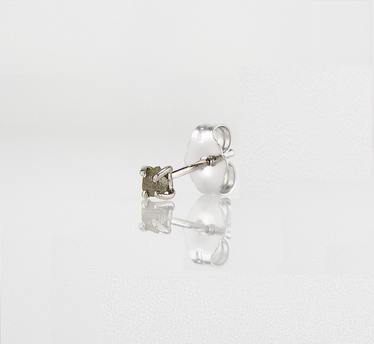 Natural Fancy Color Rough Diamond 0.07 carat. 1 White gold earring