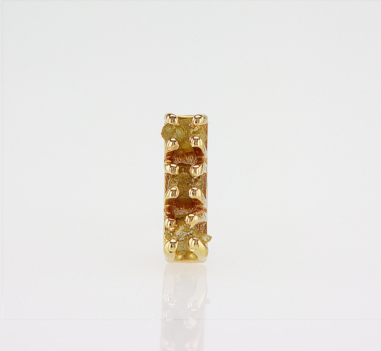 Natural Yellow Rough Diamonds 0.25 carat. 1 Yellow gold earring bar.