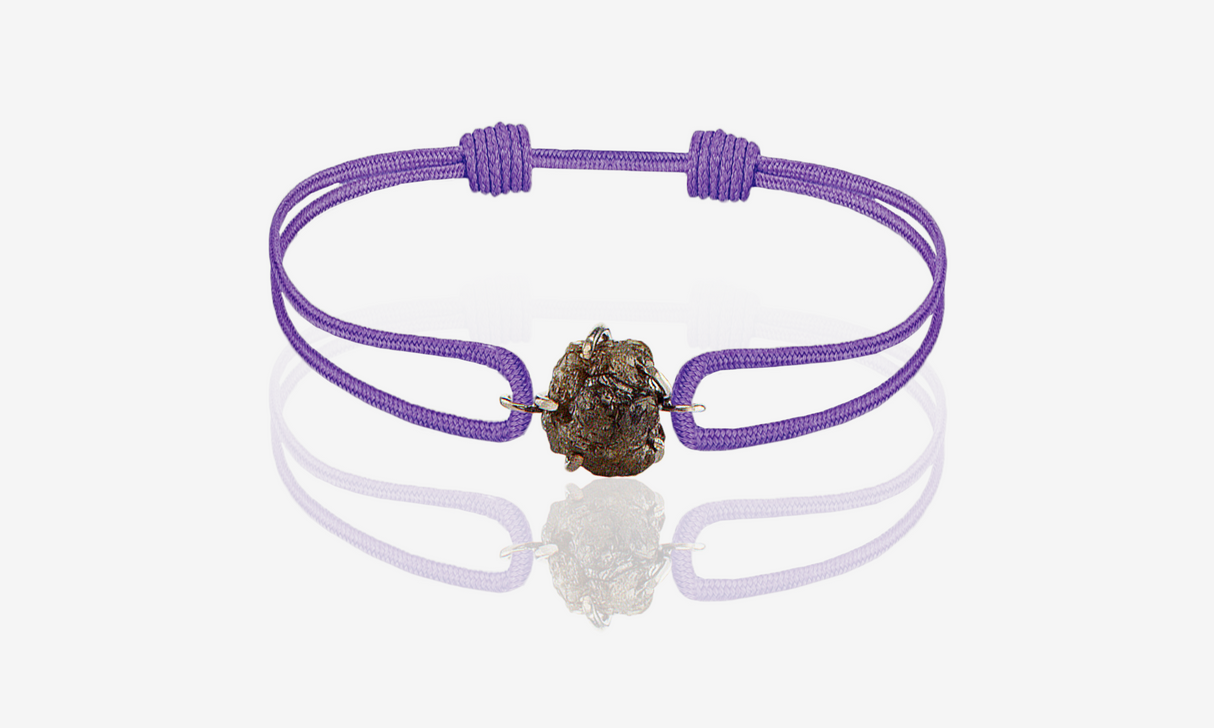 Natural Rough Diamond 3,01 carat. White gold. Purple cord bracelet